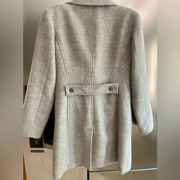 Tailored Adrienne 
Moher and alpaca jacket. RN 93986. - Picture 2 of 4